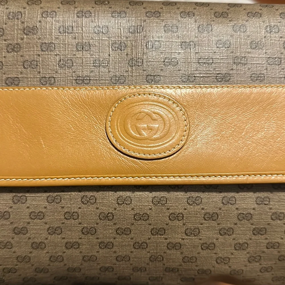Authentic GUCCI(Vintage) SLING bag - Picture 1 of 9